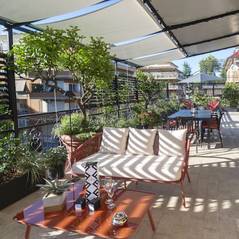 Unwind in style on the lavish furnished terrace
