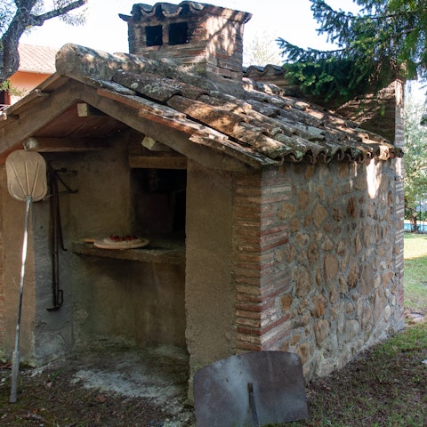 Fire up the pizza oven for delicious alfresco feasts