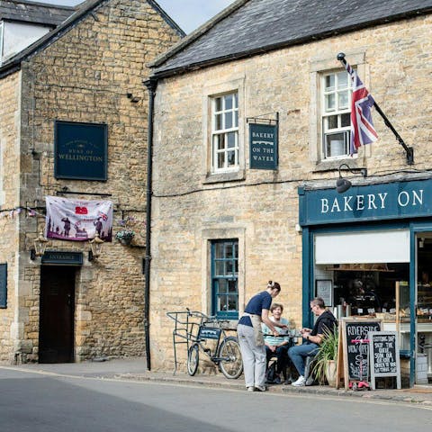 Wander to artisan cafes, shops and historic tearooms from the doorstep