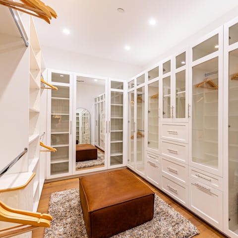 Get ready for stardom in the walk-in closet