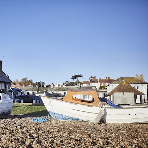 Take a three-minute stroll to Aldeburgh Beach – don't forget the picnic