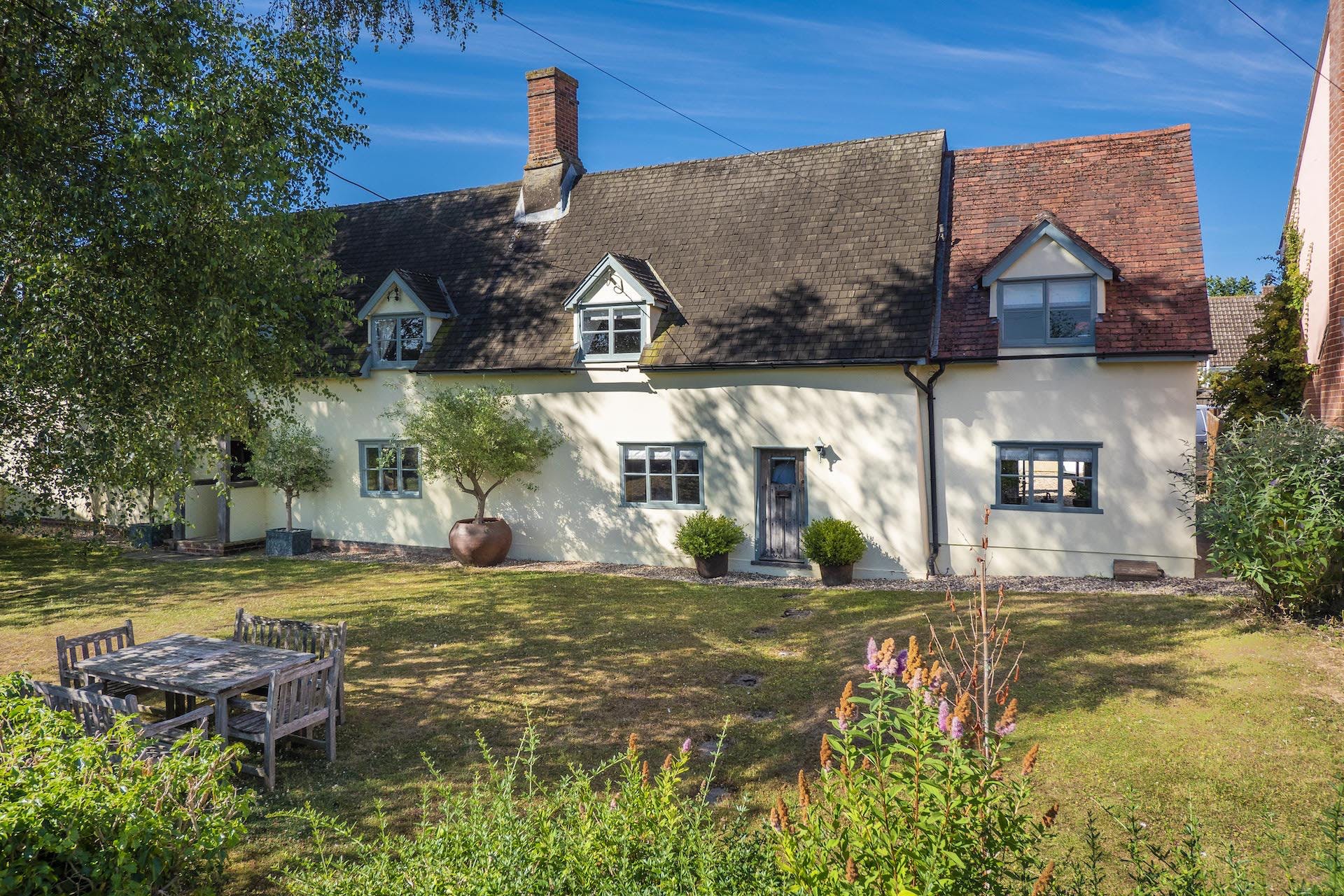 Suffolk Rose, Sudbury, Suffolk Plum Guide